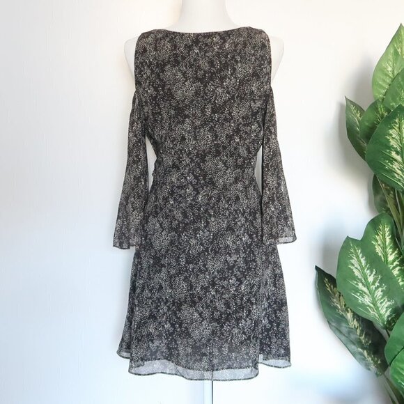 ZARA Black & Grey Print Cold Shoulder Chiffon Bell Sleeve Mini Dress Size Small - Picture 6 of 11